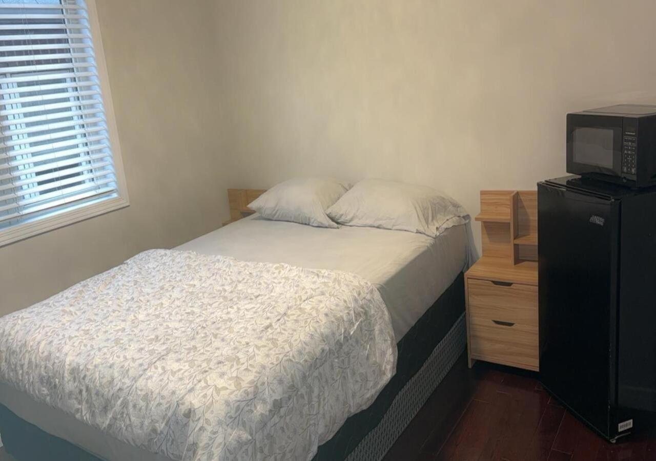 Beautiful Private Room Near Toronto Pearson Airport Brampton Bagian luar foto
